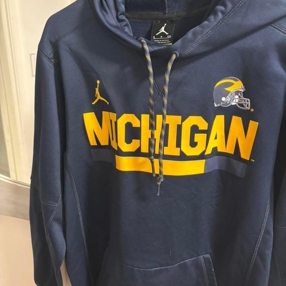 Jordan Michigan Wolverines Hoodie Mens Small Navy Blue Jumpman NCAA Sweatshirt